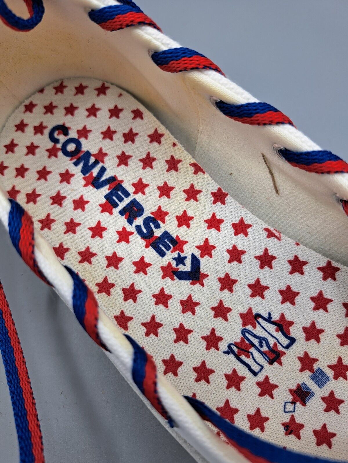 Converse All Star, Damen Weiß mit Roten Sternen, Größe 38
