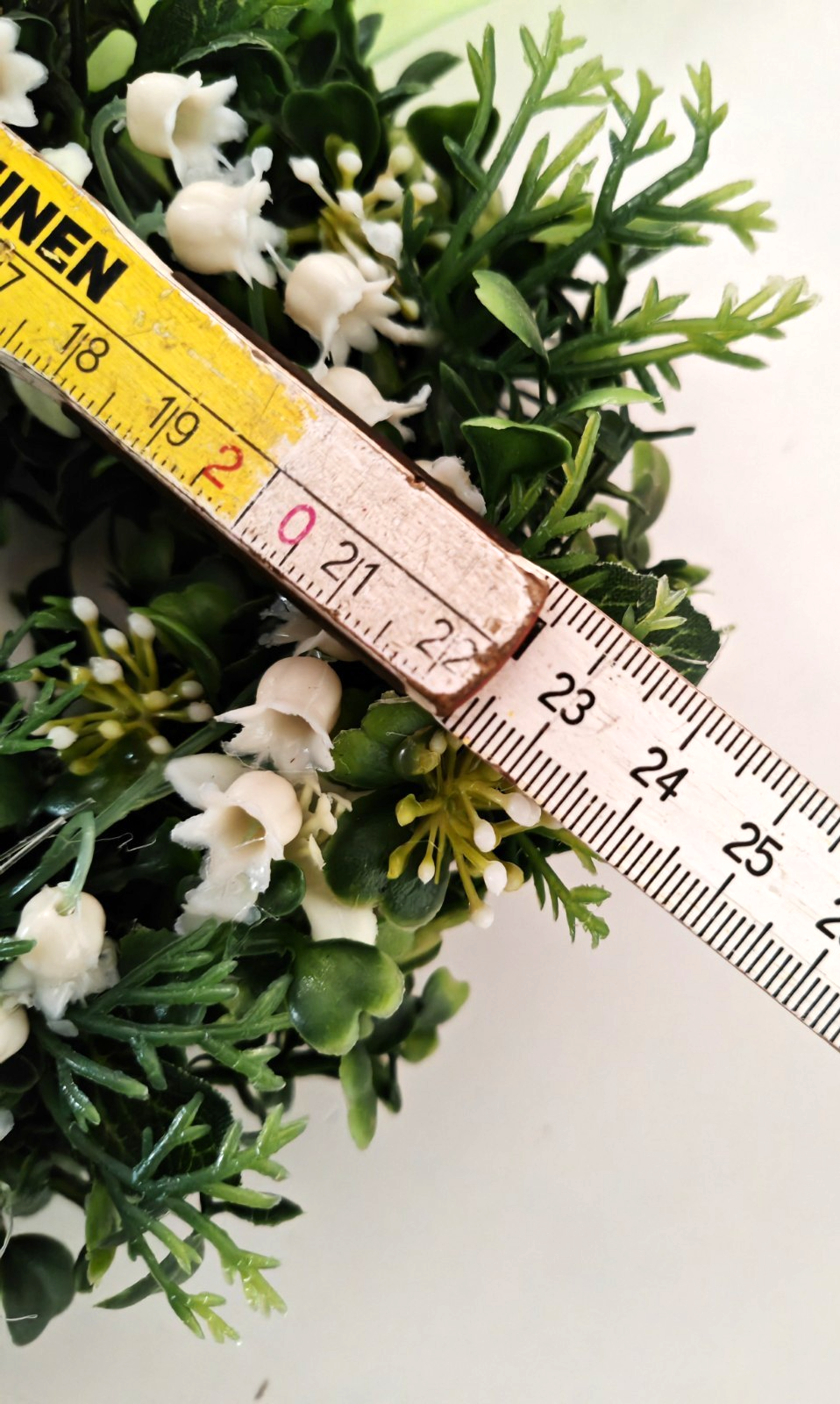 Deko Herz Kranz Kunstblumen Weiß Grün Schmetterlinge Türkranz zum Aufhängen C4