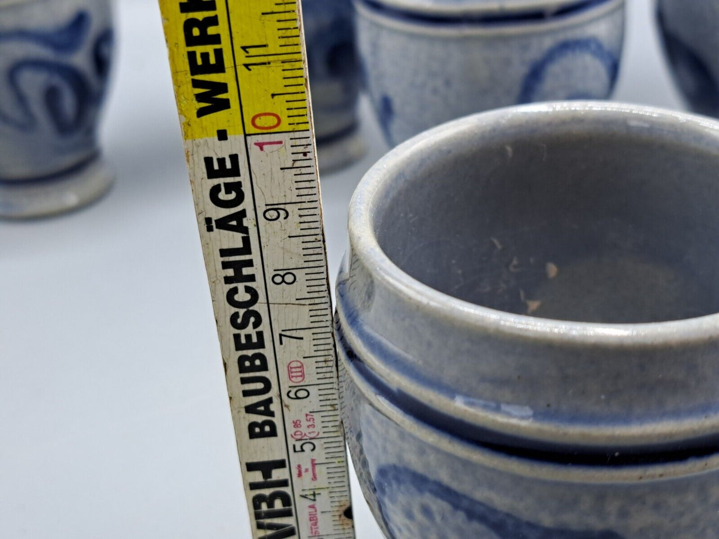 6 Becher aus Steinzug, Sammler