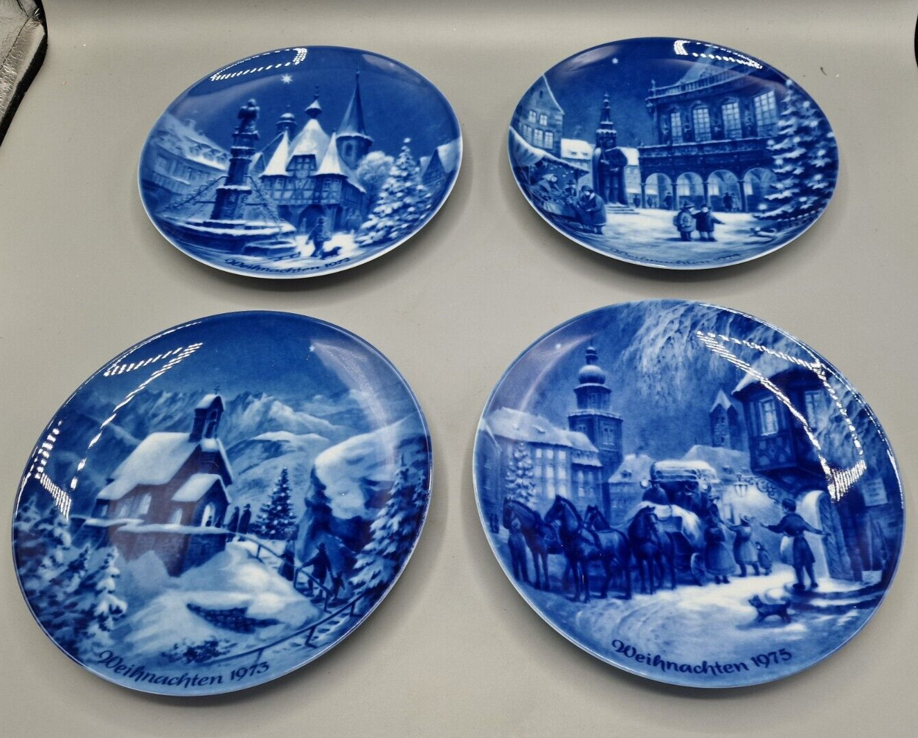 Berlin Design , Deutsche Weihnachtsteller, 12 Stück Sammler