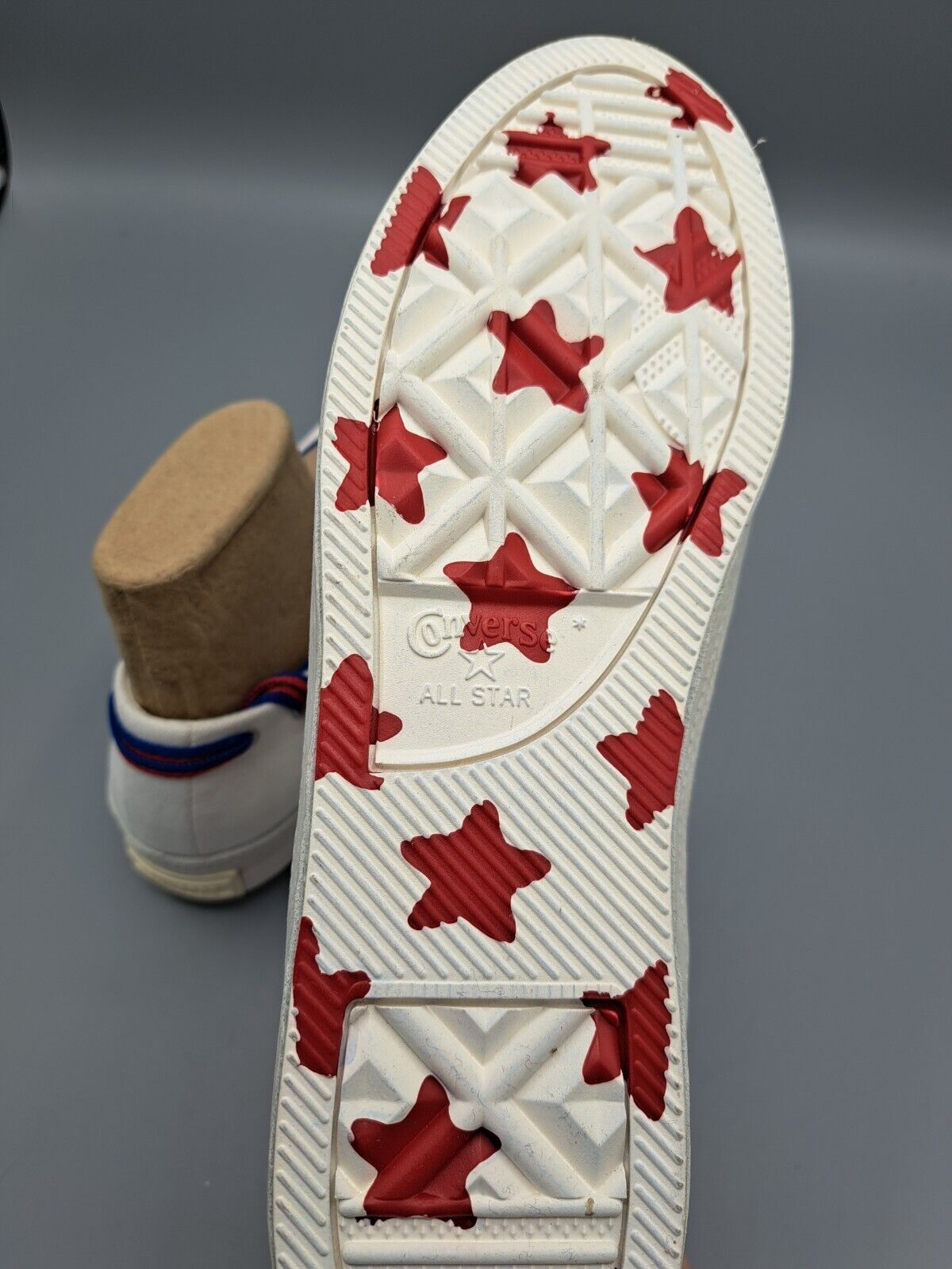 Converse All Star, Damen Weiß mit Roten Sternen, Größe 38