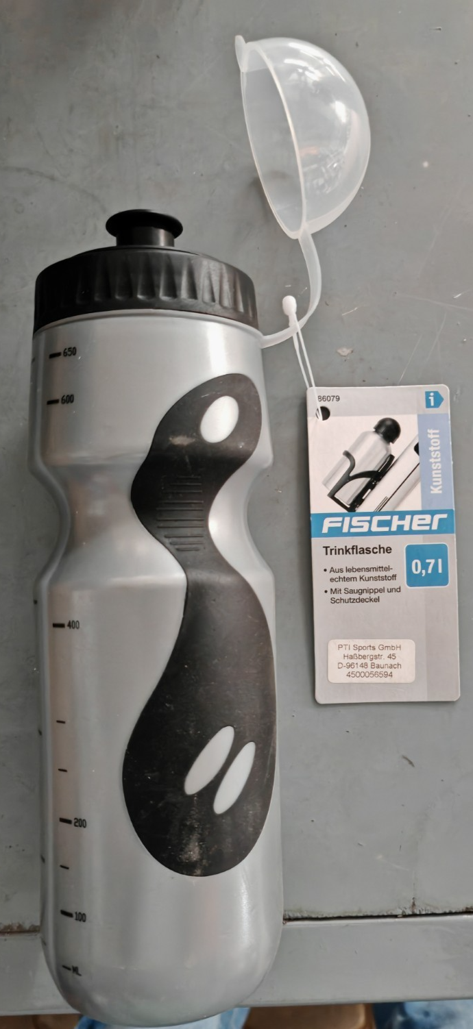 FISCHER Fahrrad Trinkflasche 0,7L Silber Schwarz Sportflasche Schutzdeckel E4