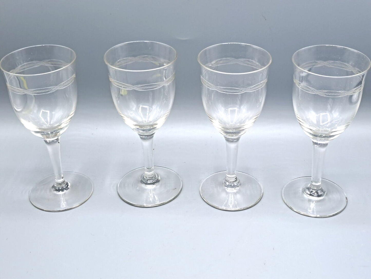 Antiquität, Gläser, Weinrgläser, 4 Teilig