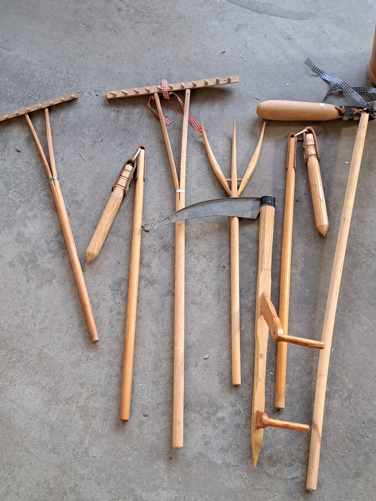 Dekoratives Holzgefäß, Deko 7 Bauernwerkzeuge , Hingucker, Antiquität, Sammler