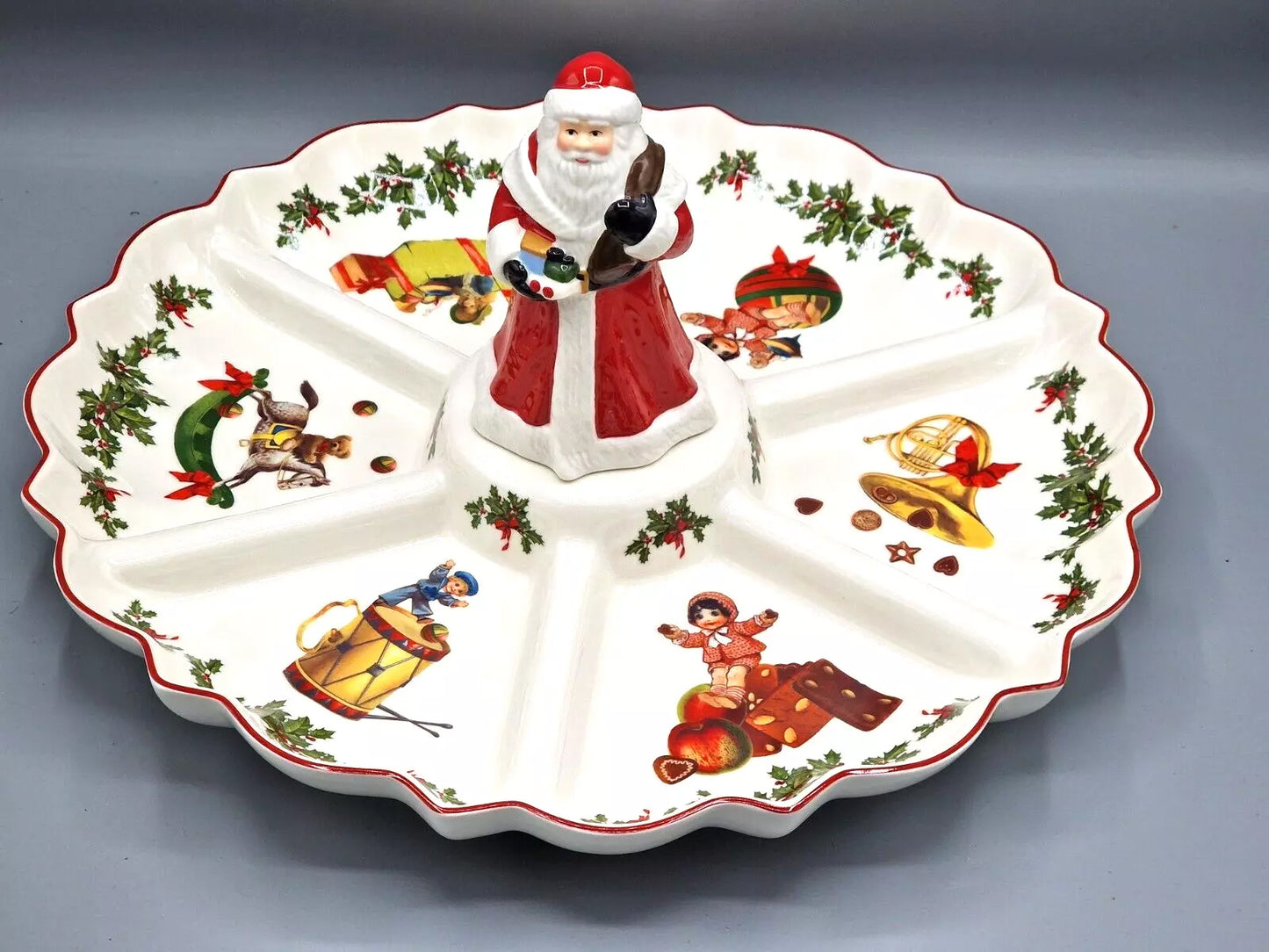 Villeroy & Boch - Toy's Fantasy Kabarett Santa-Figur, Servierteller aus Premium