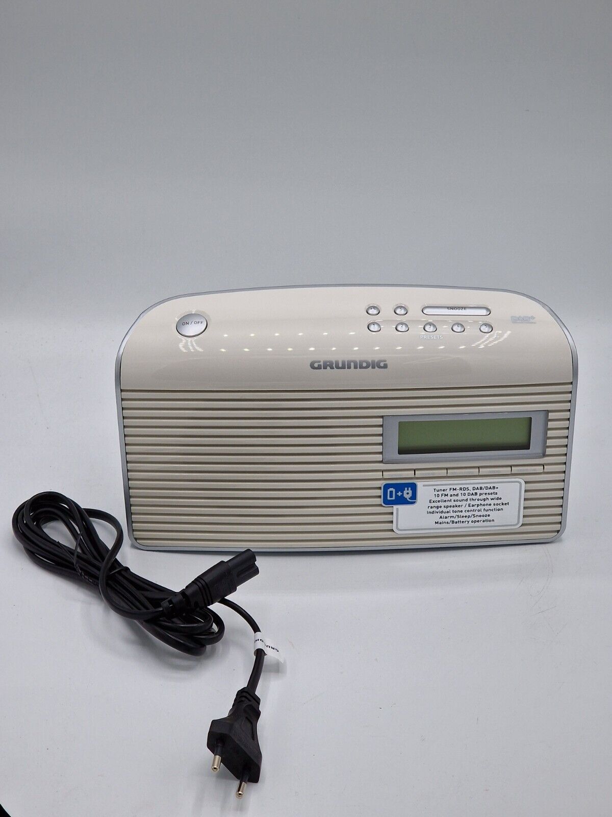 Grundig Portable Radio M7000 DAB+ weiß