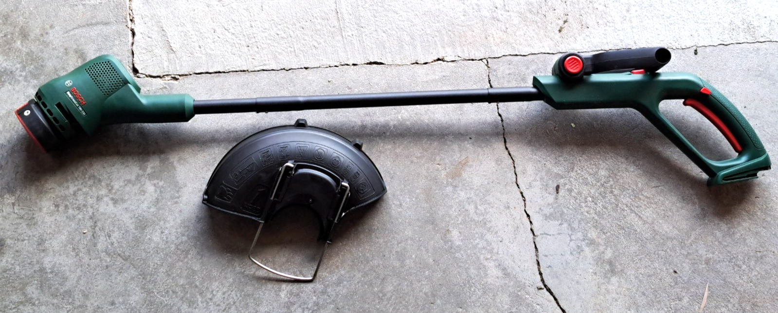 Bosch Easy Grass Cut 18V-230 ohne Akku