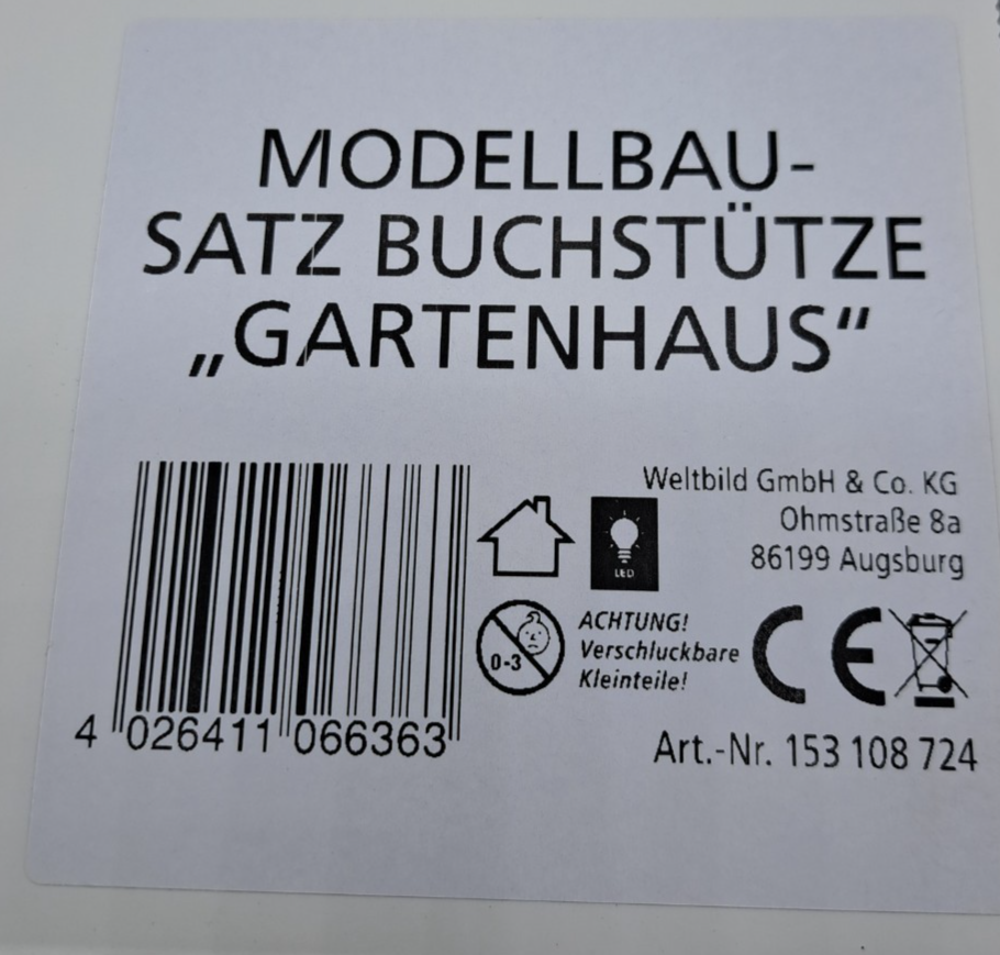 Modellbausatz Buchstütze " Gartenhaus "  Miniatur Haus H 24,1 x B 20,3 x L 11 cm