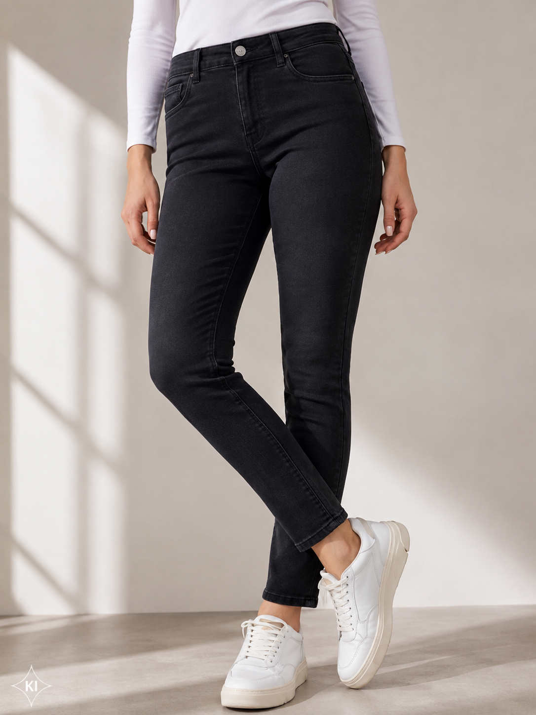 VIA MILANO Thermo Jeans Damen Gr. 22 Kurz Schwarz 5-Pocket Winterjeans Hose D3