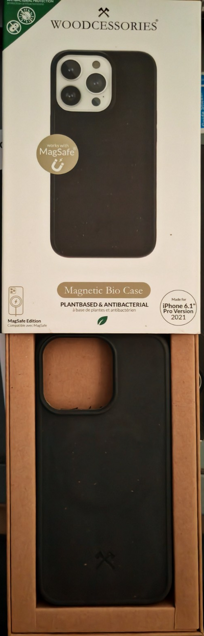 WOODCESSORIES Magnetic Bio Case iPhone 13 Pro 6,1" MagSafe Hülle Schwarz A9