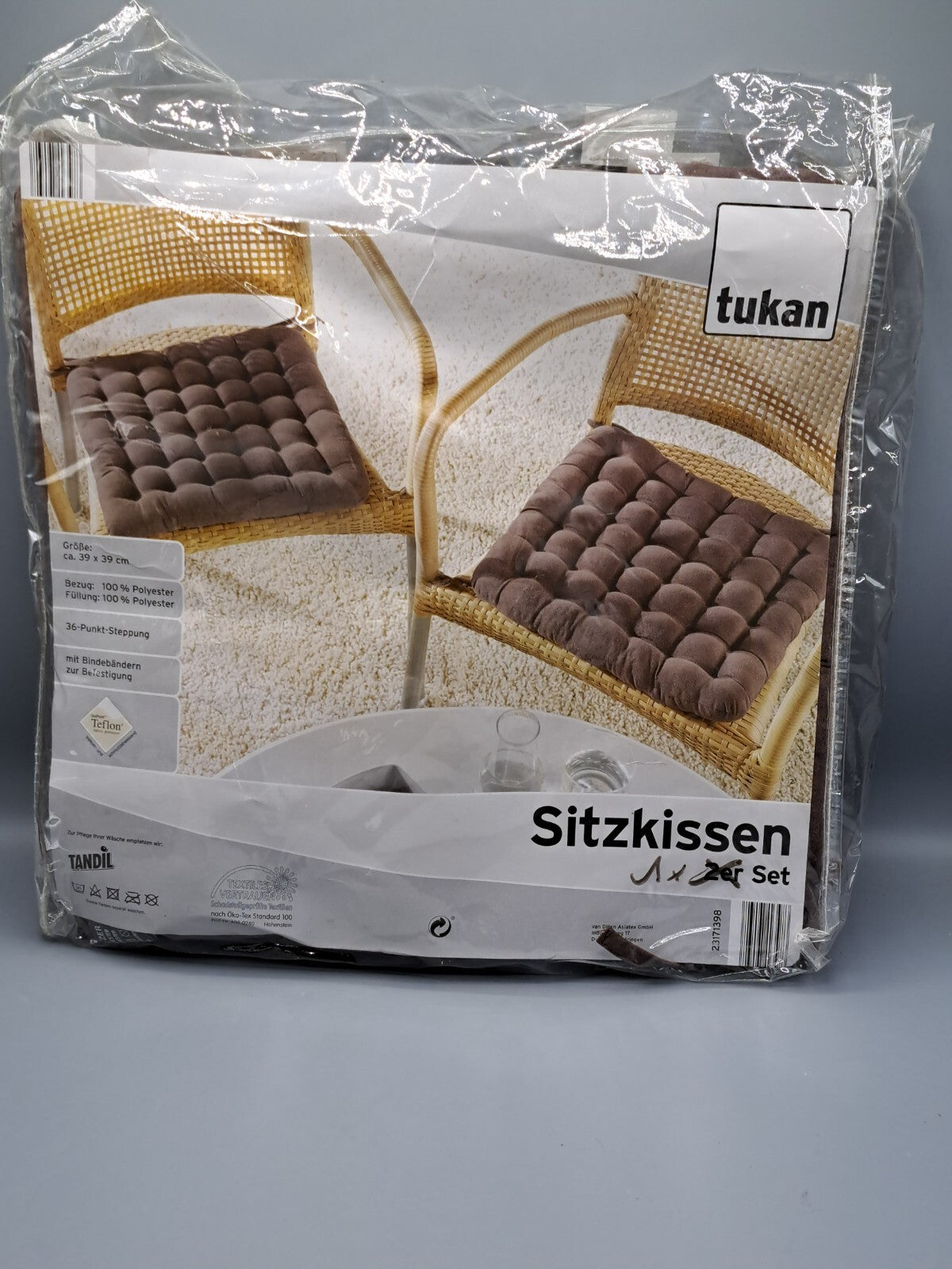 Tukan Sitzkissen, 39x39 cm, 100% Polyester, 36-Punkt-Steppung