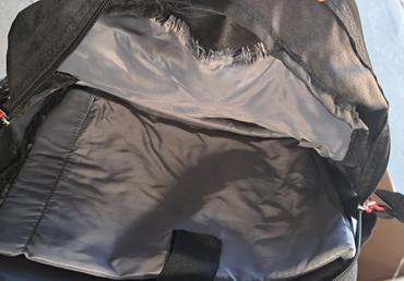 Donnay Rucksack, Schwarz mit Fehler