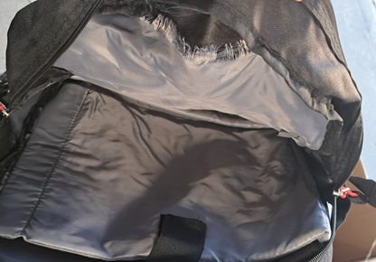 Donnay Rucksack, Schwarz mit Fehler