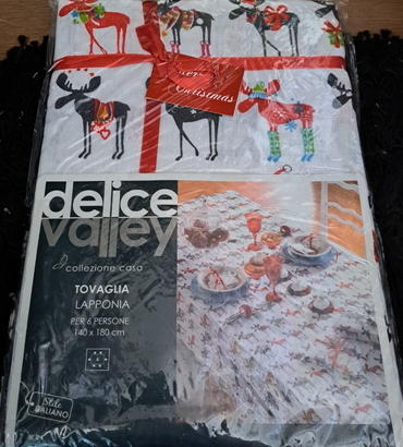 Delice Valley Weihnachtstischdecke 140x180
