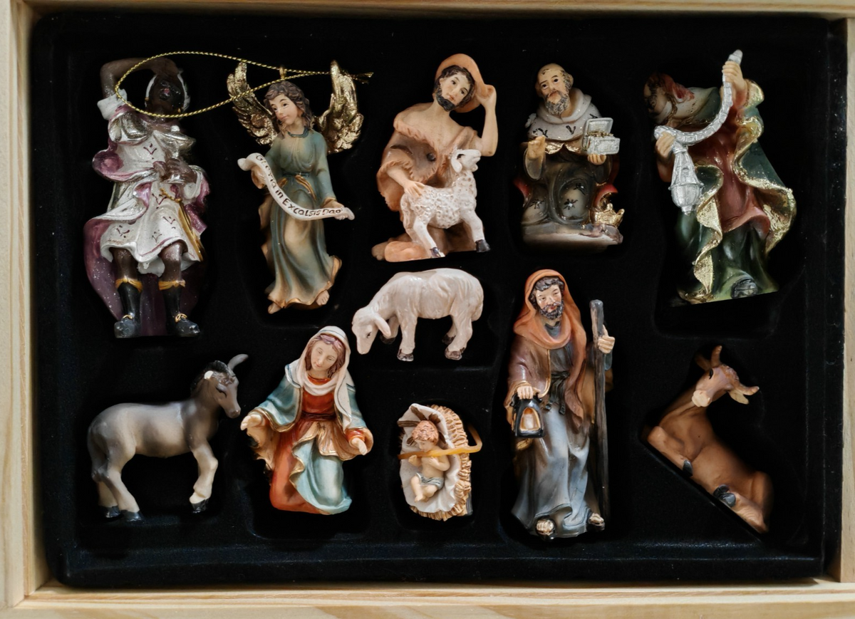 Krippenfiguren Set Linda 11-teilig Weihnachtskrippe Figuren Holzbox E7