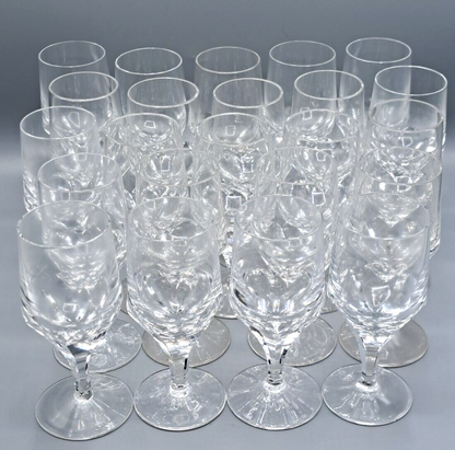 Vintage Likörgläser 23er Set – Antiquität Sammler Gläser