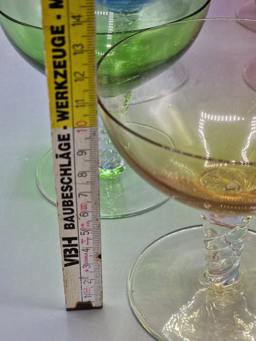 11x  Bunte Antiquitäten Gläser, Cocktailgläser + 1x Glasschale