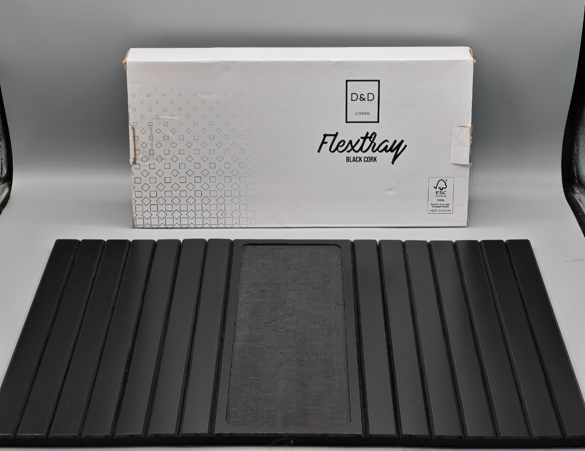 D&D Living® Sofatablett – Flexibler Couch-Armlehnen-Organizer, Schwarz