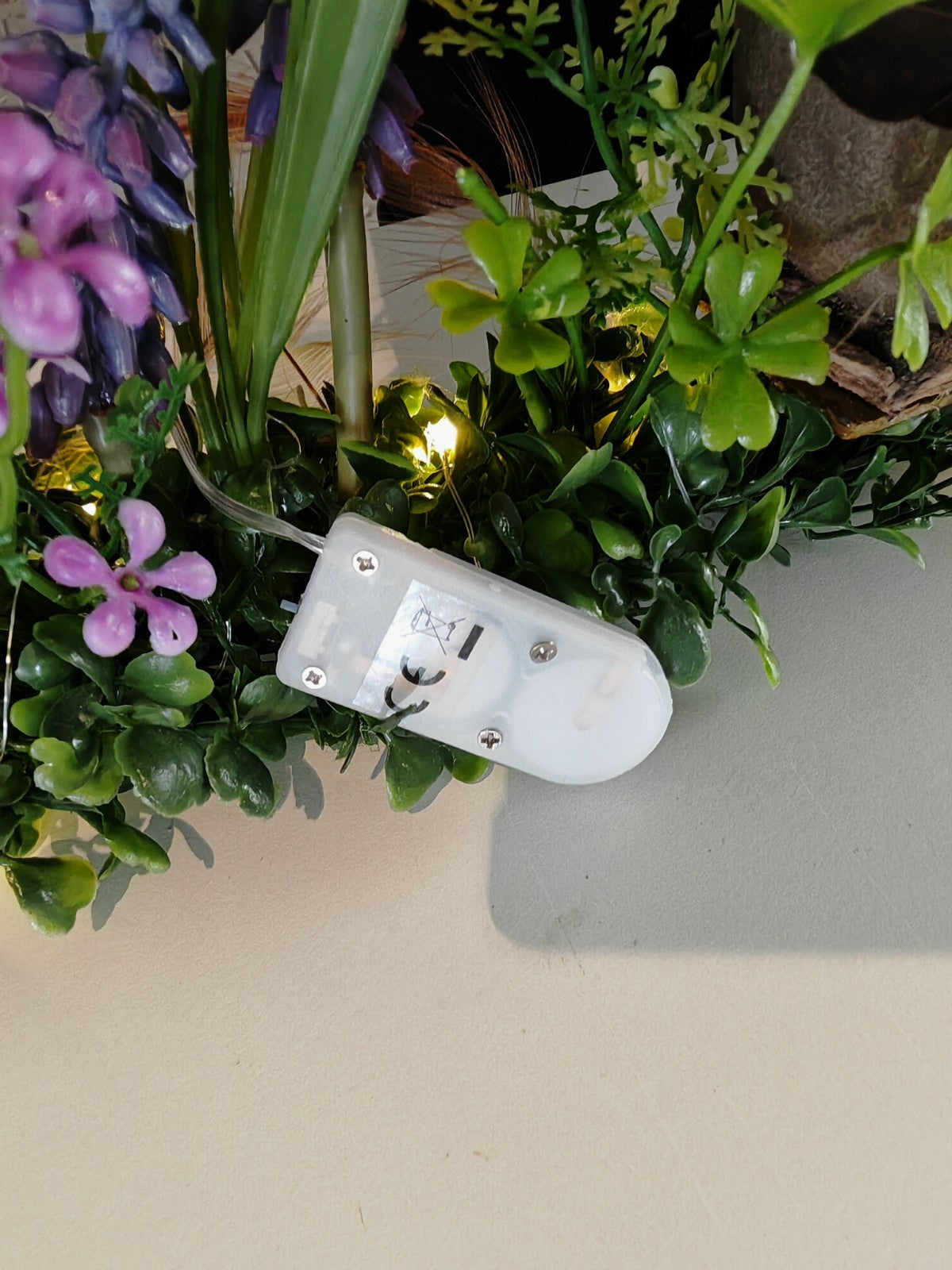 TEWA LED Tischgesteck 42 cm Frühlingsdeko Tulpen Vogel Kunstblumen D10