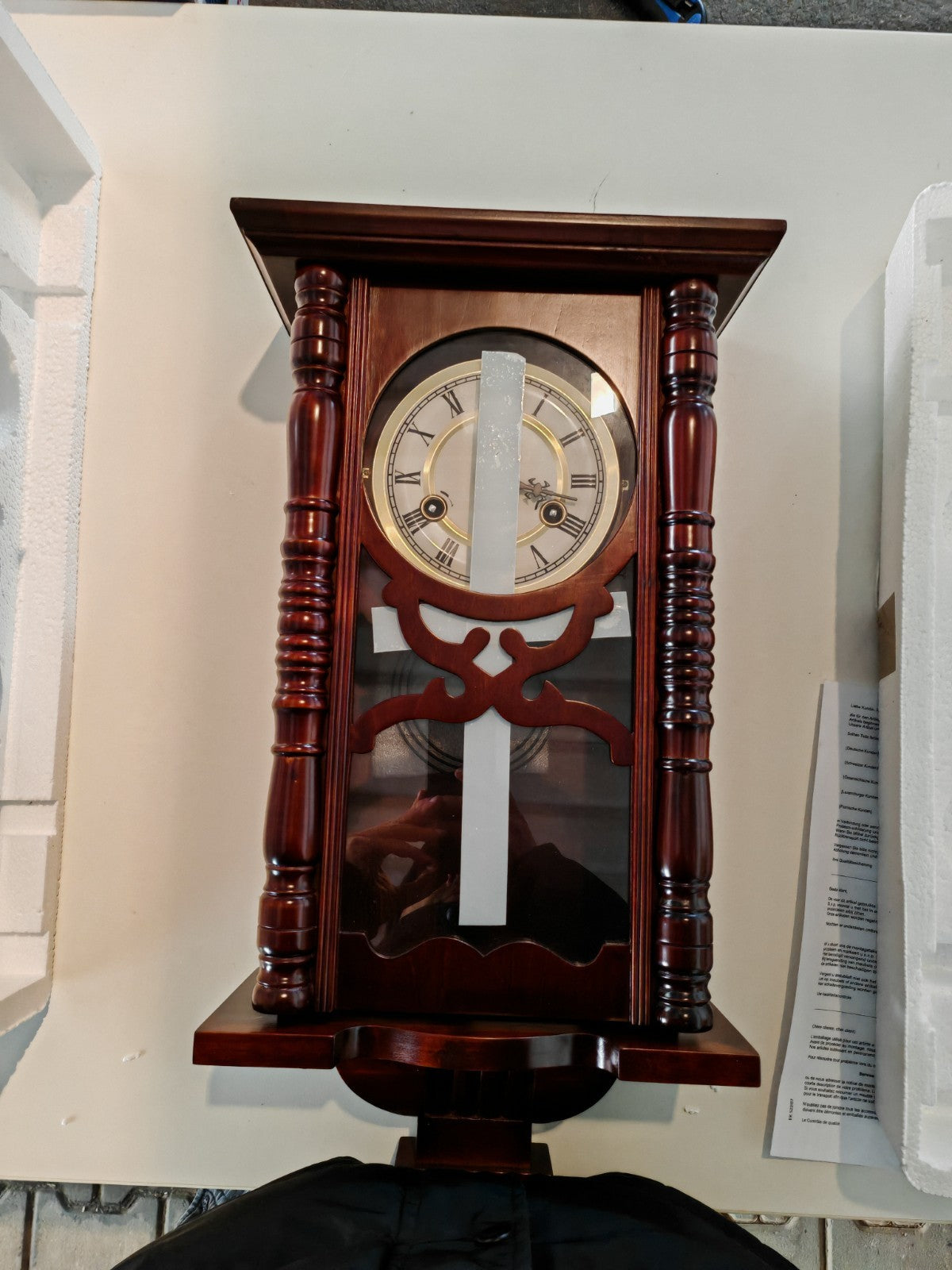 Klassische Pendel Wanduhr Holz Nussbaum Antik Stil Römische Ziffern E7