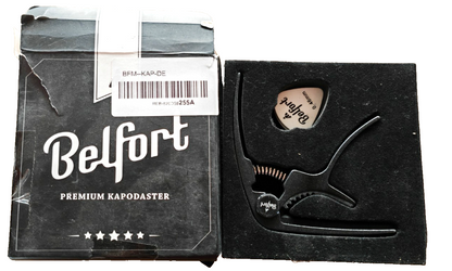 Belfort Premium Kapodaster Gitarre Capo Schwarz inkl. Plektrum 0,46 mm D8